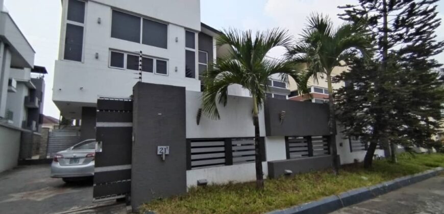 5-BEDROOM DETACHED HOUSE FOR SALE AT 5TH AVENUE, BANANA ISLAND, LAGOS.