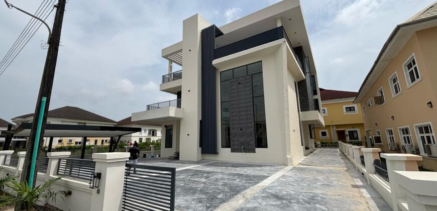 TASTEFULLY FINISHED 5-BEDROOM  DETACHED HOUSE  FOR SALE AT NORTHERN FORESHORE ESTATE, CHEVRON.