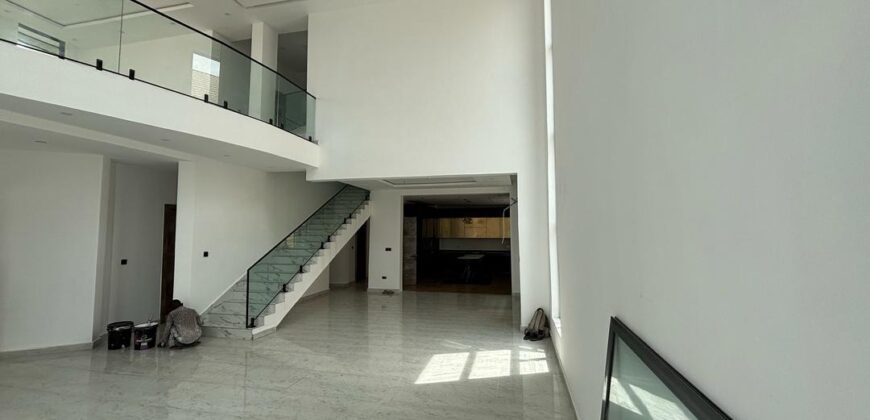 TASTEFULLY FINISHED 5-BEDROOM  DETACHED HOUSE  FOR SALE AT NORTHERN FORESHORE ESTATE, CHEVRON.