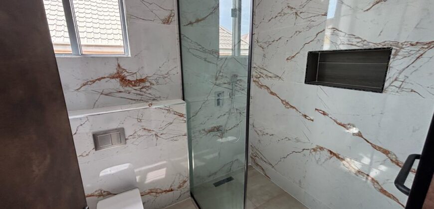 TASTEFULLY FINISHED 5-BEDROOM  DETACHED HOUSE  FOR SALE AT NORTHERN FORESHORE ESTATE, CHEVRON.