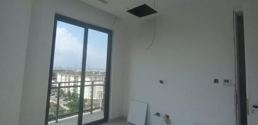 FOR SALE – AN EXQUISITELY FINISHED 5-BEDROOM FLAT WITH A DEDICATED HOME OFFICE AND 2 BOYS’ QUARTERS (BQ) LOCATED AT LUGARD AVENUE.