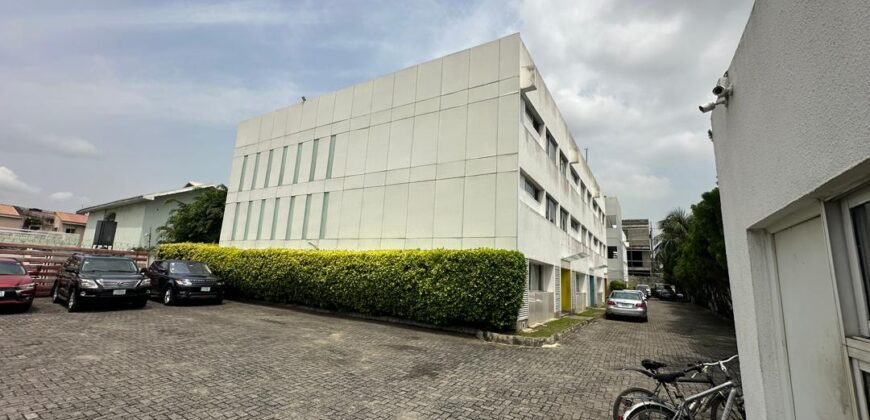 FOR SALE – LUXURIOUS 4-BEDROOM TOWNHOUSE IN PARKVIEW ESTATE, IKOYI