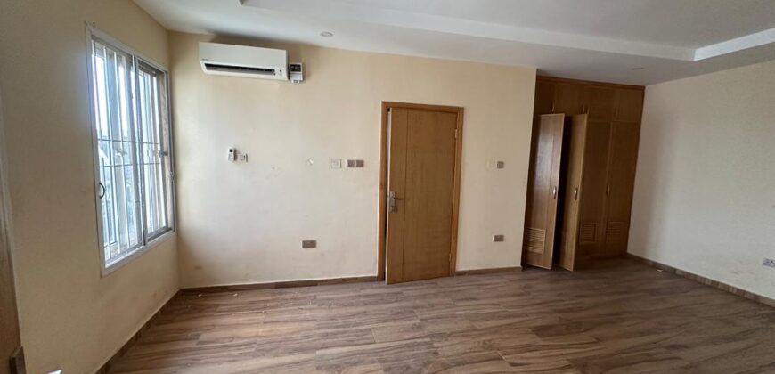 FOR SALE – 7 UNITS OF 3-BEDROOM FLATS WITH A ROOM BQ EACH IN BANANA ISLAND IKOYI.