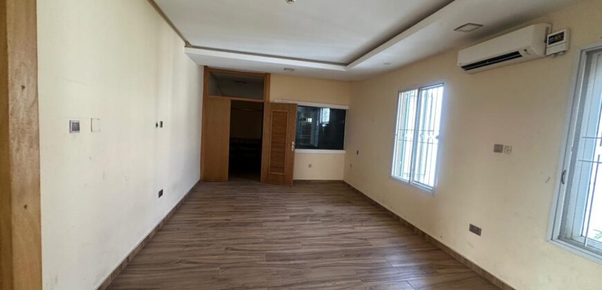 FOR SALE – 7 UNITS OF 3-BEDROOM FLATS WITH A ROOM BQ EACH IN BANANA ISLAND IKOYI.